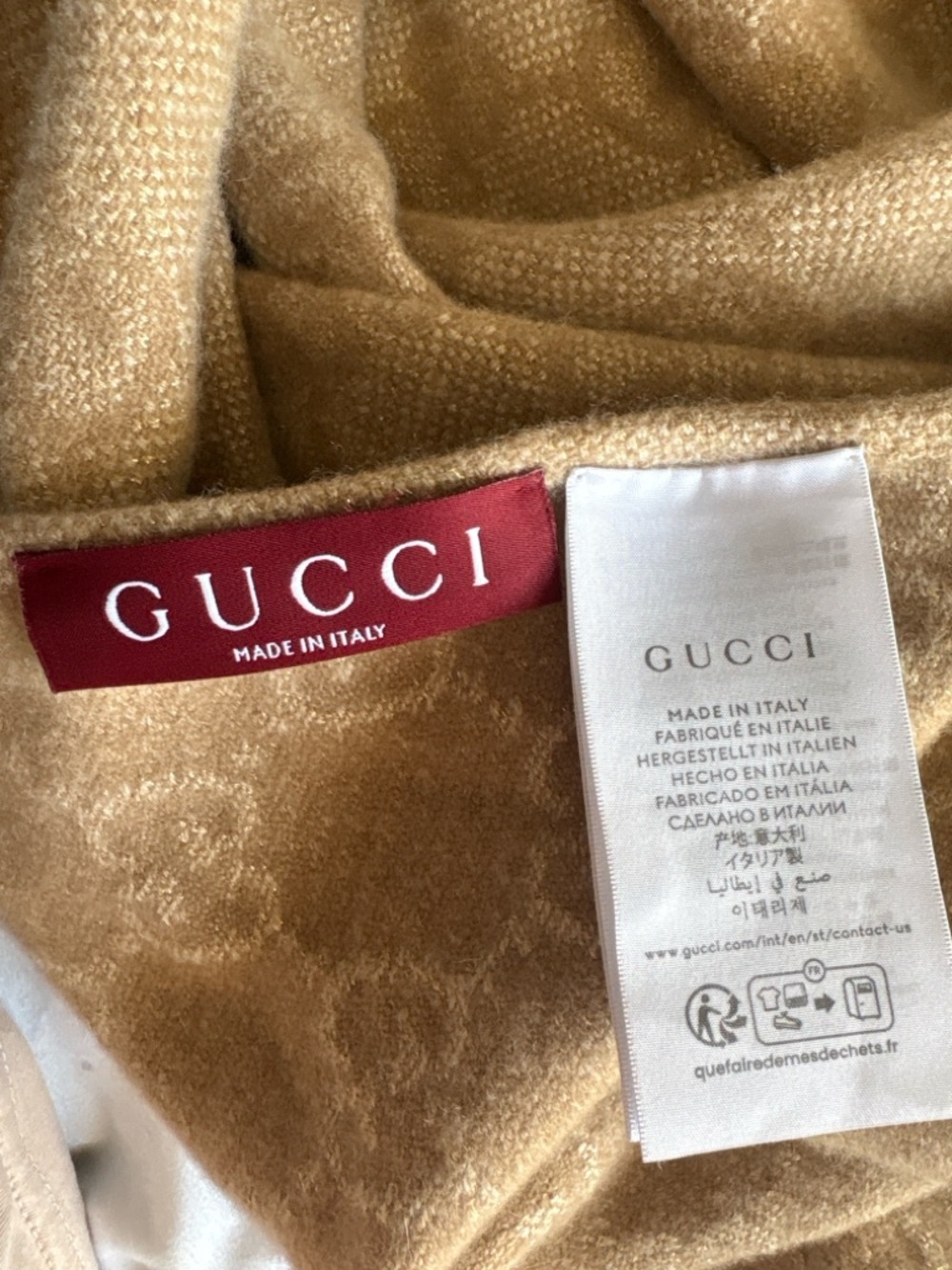 Gucci Tan & Brown Signature Logo Blanket Scarf - Picture 3 of 3